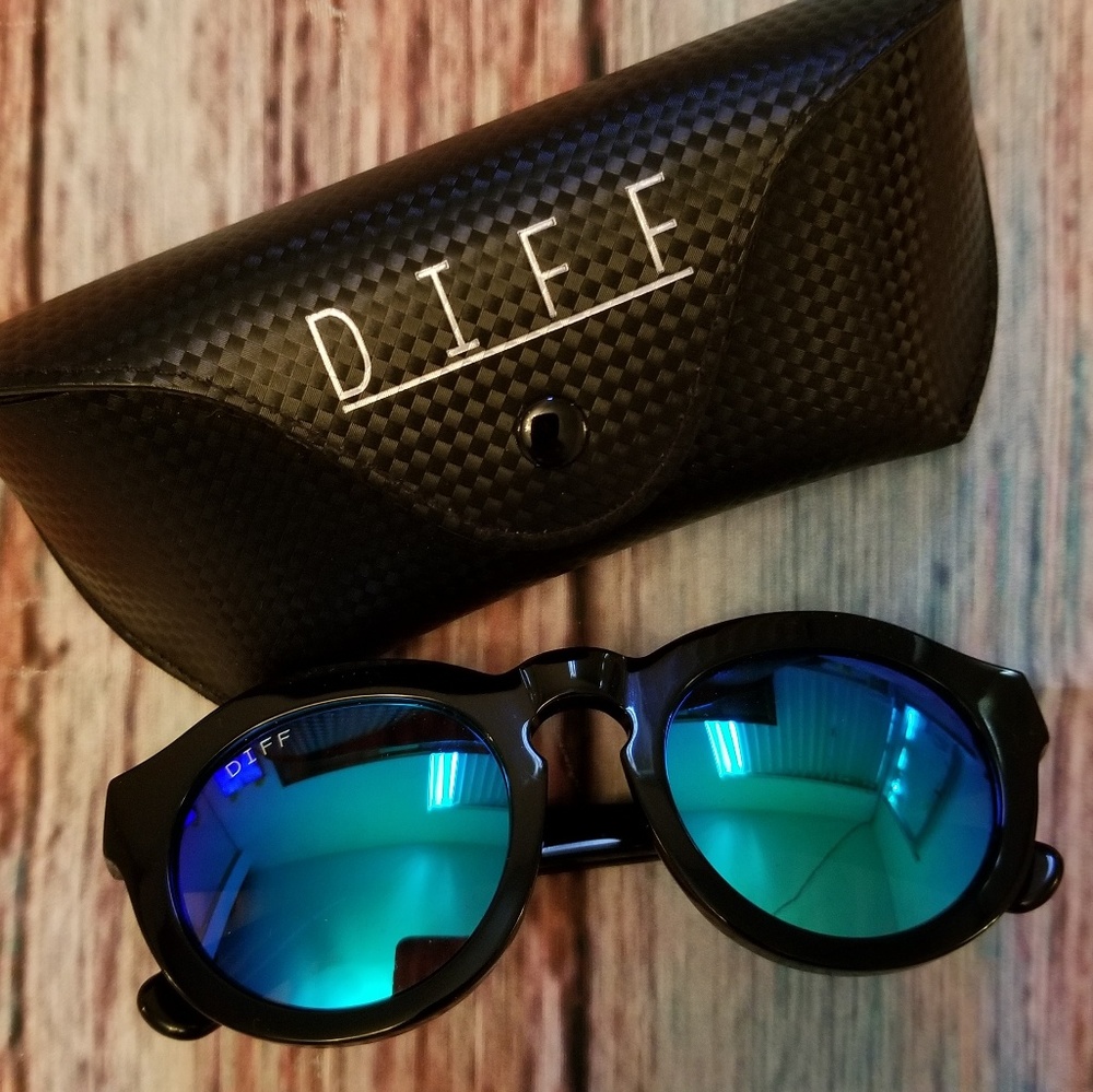 DIFF SUNGLASSES
